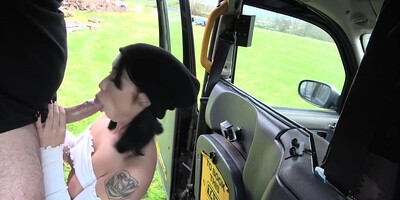 Rina Ellis In Taxi Driver Fucked On The Backseat Of His Cab