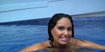 SEXUALLY ATTRACTIVE CHICK FROM BRAZIL PREPARES TO BLOWING PRICK OF HER PAR