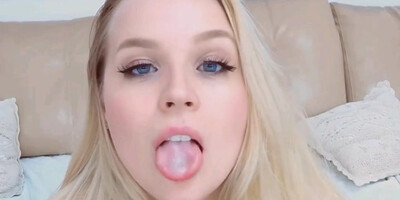 Sexy Girl With Sweet Sexy Body Pleased Herself