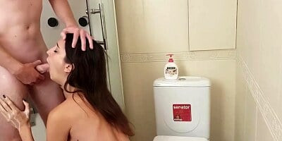 She gave a blowjob and licked the ass of the photographer after work