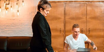 Short-haired chick in stockings roughly fucked on the porn casting