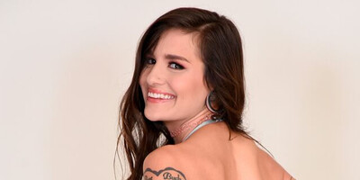 Skinny Inked Slut Plays With Her Pussy