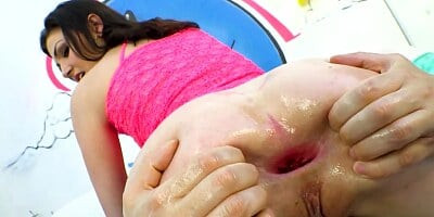 Slut needs nothing but to be analyzed in gonzo porn video