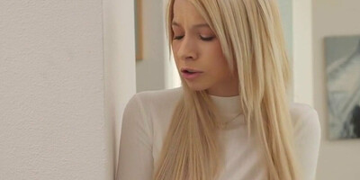 squirting blonde kenzie reeves cums hard closeup anal