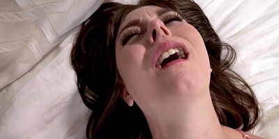 Stepteen Gets Cumshot After Sucking