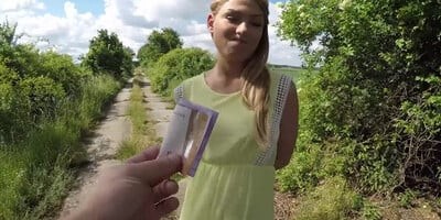 Tomas Jondi fucks Russian teen Carolina Star in bushes