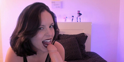 Vends-ta-culotte - French Brunette Mistress Wants to Suck You