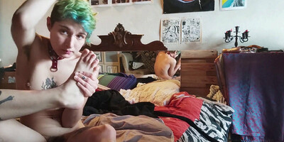 Vends-ta-culotte - French Tattooed Gothic Girl Strip Tease