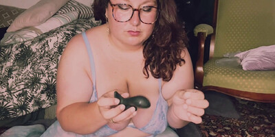 Vends-ta-culotte - Hot French Amateur BBW Warming Herself